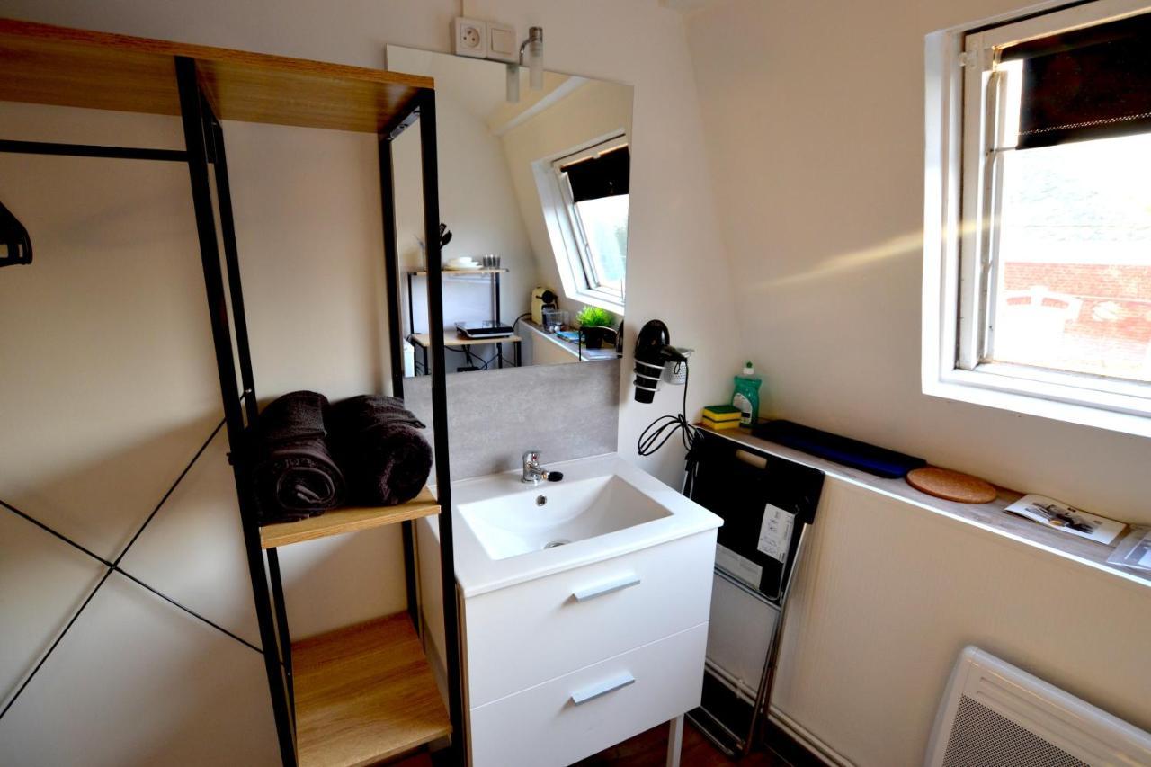 Hotel Capsule Valenciennes à Famars Extérieur photo