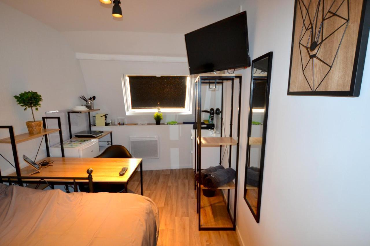 Hotel Capsule Valenciennes à Famars Extérieur photo